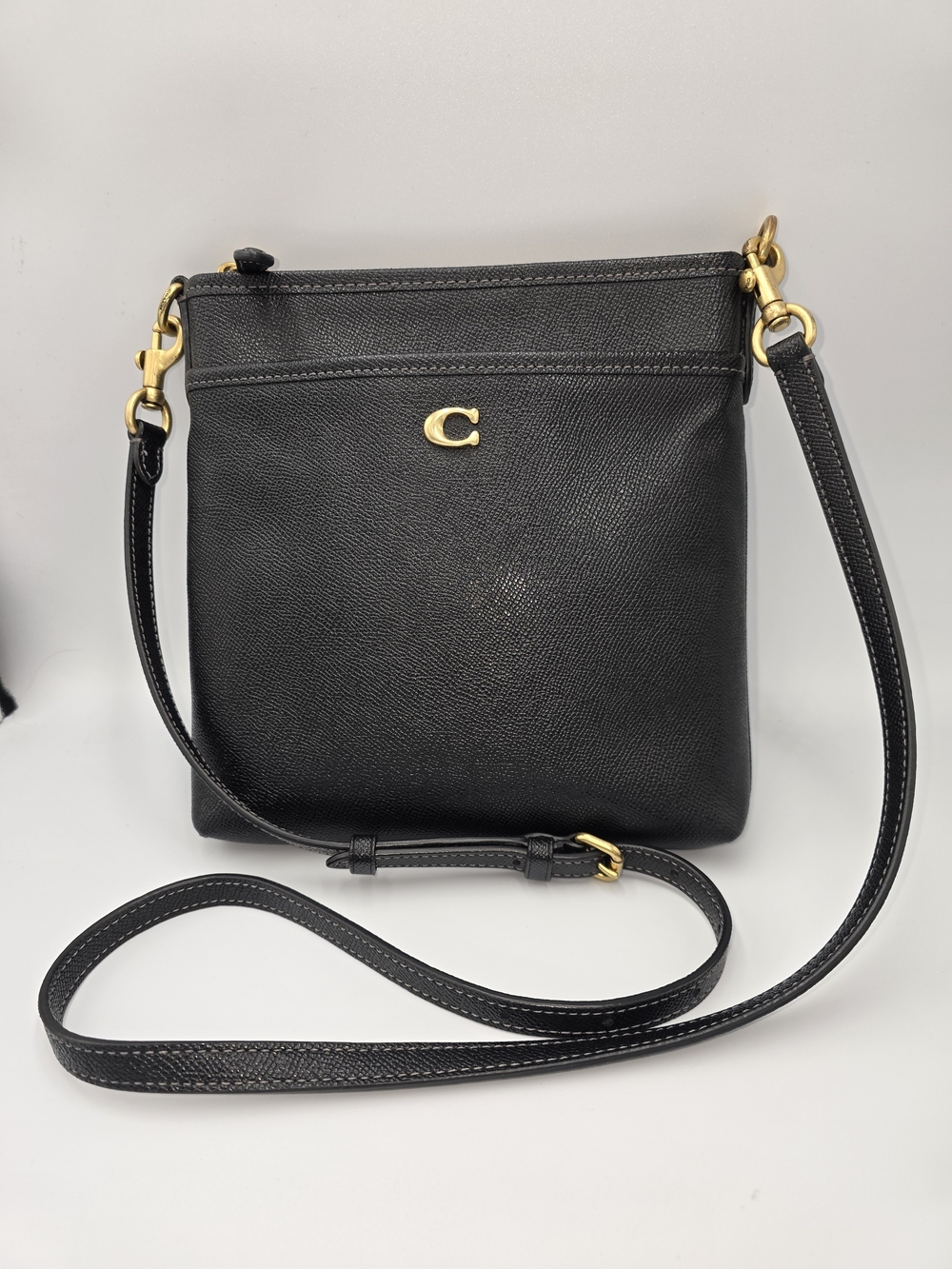 COACH CC526 Kitt Black Crossgrain Leather Crossbody Bag Purse Gold 'C' Accent